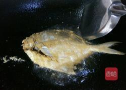 干炸小鲳鱼的做法图解6