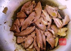 猪肝菠菜猪血木耳汤的做法图解6