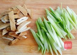 豆干炒芹菜的做法图解3