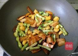 豆角五花肉焖饭的做法图解3