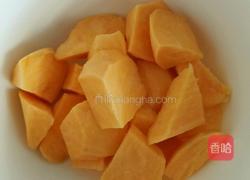 红薯绿豆粥的做法图解1