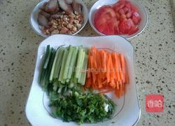 凉拌河粉的做法图解1