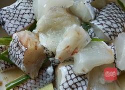 鳕鱼炖豆腐的做法图解1