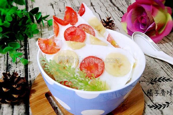 圣女果香蕉炒酸奶