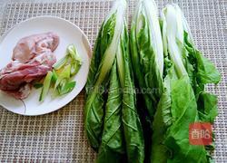 小白菜炒肉的做法图解1