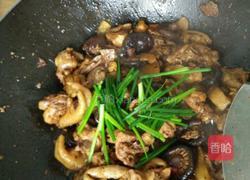 香菇炖鸡的做法图解7