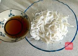 银鱼鸡蛋汤的做法图解1