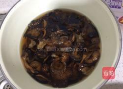 红烧肉炖蘑菇的做法图解2