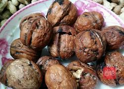 水煮核桃的做法图解2