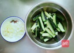 腌脆黄瓜的做法图解1
