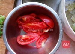 金针菇炖冻豆腐的做法图解1