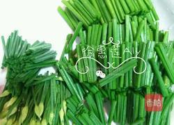 猪腰炒韭菜花的做法图解2