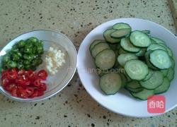 清炒黄瓜片的做法图解1