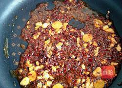 川香辣酱烧黄辣丁的做法图解5