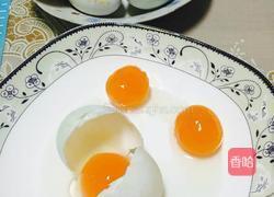 玫瑰豆沙蛋黄酥的做法图解2