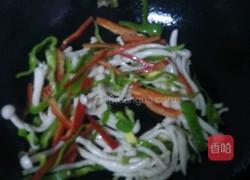 蚝汁海鲜菇炒牛柳的做法图解6