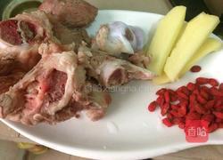 土茯苓骨头汤的做法图解3