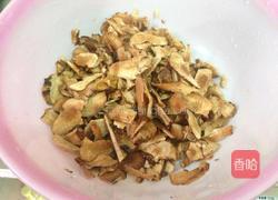 土茯苓骨头汤的做法图解4