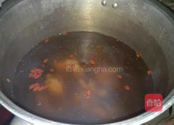 土茯苓骨头汤的做法图解7