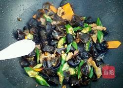 秋葵炒木耳的做法图解7