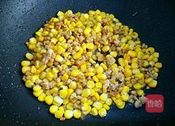 玉米粒炒肉末的做法图解5