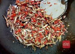 炒小鱼干的做法图解8