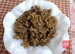 椒盐核桃仁的做法图解4