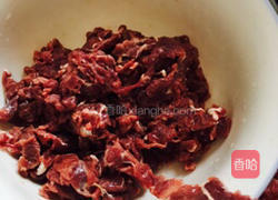 牛肉炒米线的做法图解2