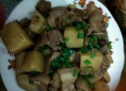 煮猪肉土豆