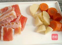 三文鱼骨汤的做法图解2