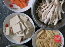 砂锅素什锦的做法图解1