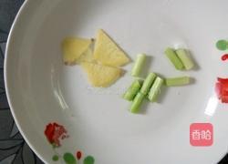 香菇粉丝汤的做法图解2