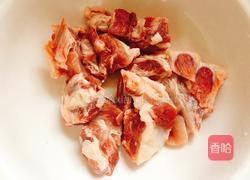 排骨炖红萝卜的做法图解1