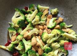 鸡胸肉炒西兰花的做法图解4