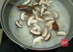 香菇草鱼粥的做法图解5