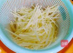 胡萝卜炒土豆的做法图解3