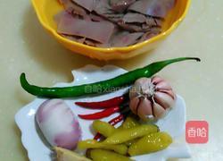 泡椒腰花的做法图解1