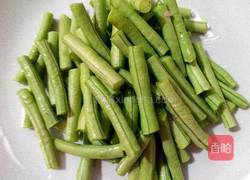 肉炒豆角的做法图解1