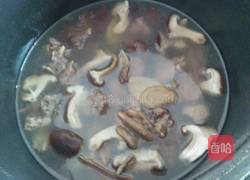 香菇炖鸭的做法图解5