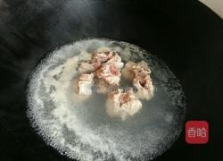 南瓜排骨煲的做法图解2
