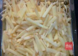 土豆焖面的做法图解1