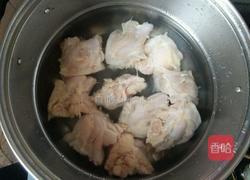 莲藕炖鸡汤的做法图解2