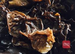 大葱木耳炒鸡蛋的做法图解1