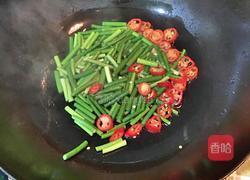 培根炒蒜苗的做法图解3