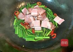 培根炒蒜苗的做法图解5