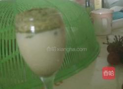 自制核桃葡萄酸乳特别奶昔的做法图解7