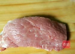 双椒炒猪肉的做法图解1