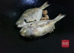 煎咸鱼的做法图解5