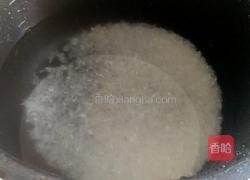 宝宝三文鱼粥的做法图解2