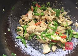 水面筋炒辣椒的做法图解9